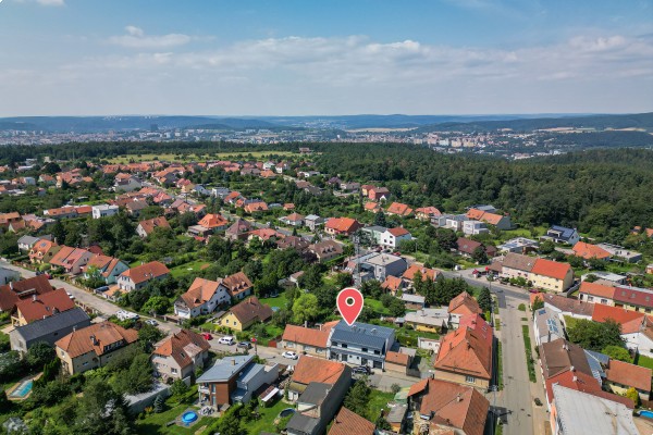 Pronájem rodinného domu 5+kk v Soběšicích s garáží a zahrádkou