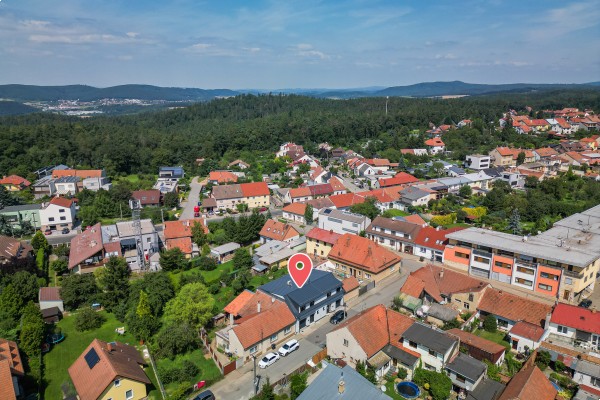 Pronájem rodinného domu 5+kk v Soběšicích s garáží a zahrádkou